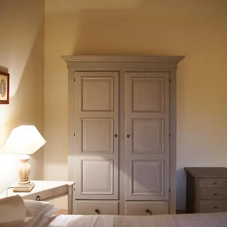 Parco Di Montebello Farm stay *