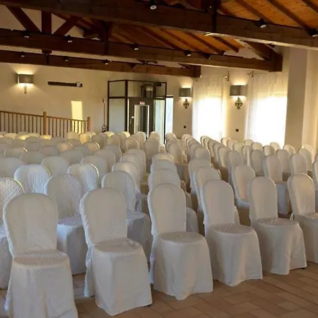 Parco Di Montebello Farm stay *