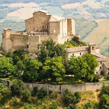 Parco Di Montebello Farm stay *