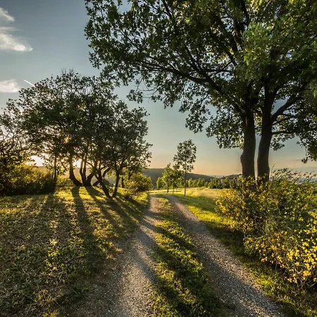ファームステイ Parco Di Montebello Quattro Castella